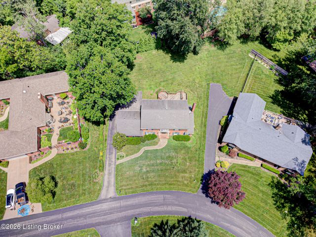 7003 Quail Brace Ct, Louisville, KY 40241