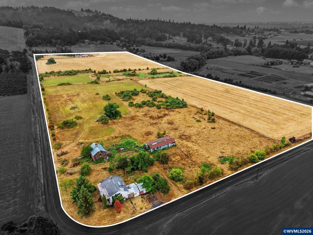 Image 1 of property listing at 5720 NE Duniway Rd, Dayton, OR 97114