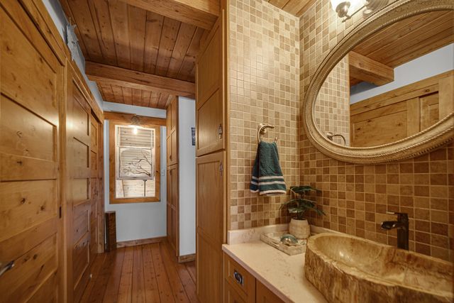 539 N 300 E, Valparaiso, IN 46383