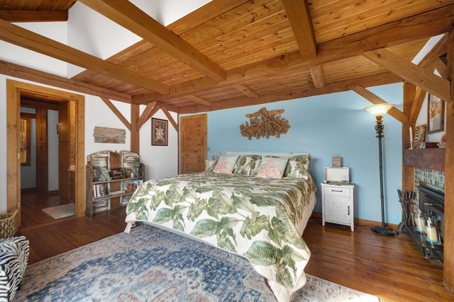 539 N 300 E, Valparaiso, IN 46383