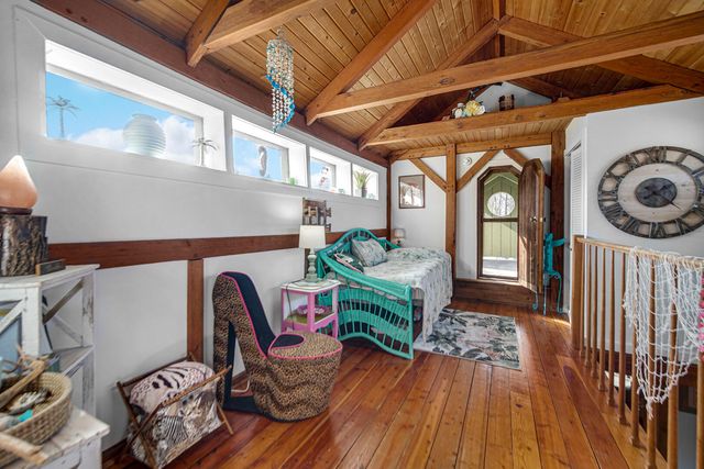 539 N 300 E, Valparaiso, IN 46383