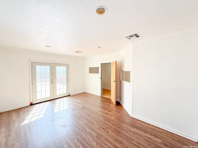 680 W County Road 678, Natalia, TX 78059