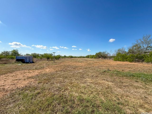 680 W County Road 678, Natalia, TX 78059