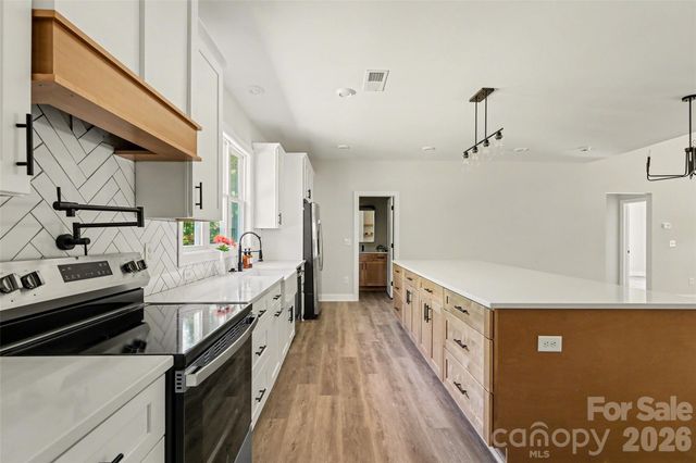 1452 Robinwood Road, Gastonia, NC 28054