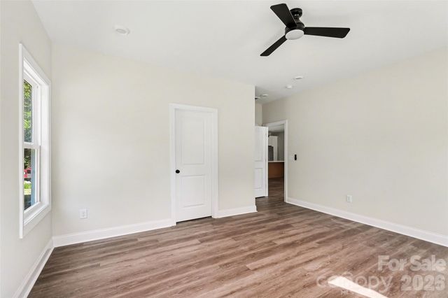 1452 Robinwood Road, Gastonia, NC 28054
