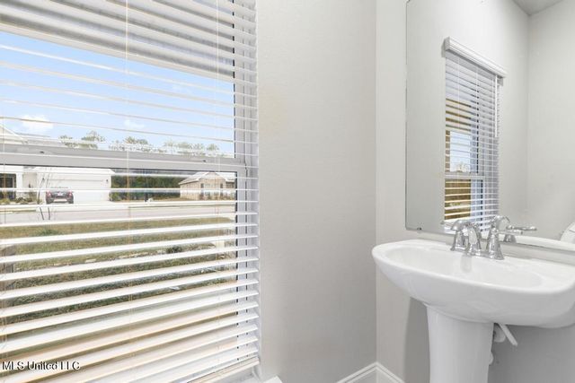 12210 Savannah Circle, Ocean Springs, MS 39564