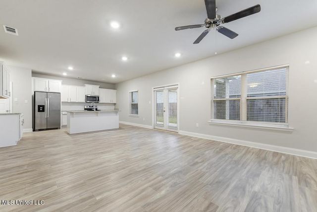 12210 Savannah Circle, Ocean Springs, MS 39564