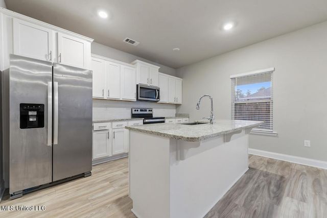 12210 Savannah Circle, Ocean Springs, MS 39564