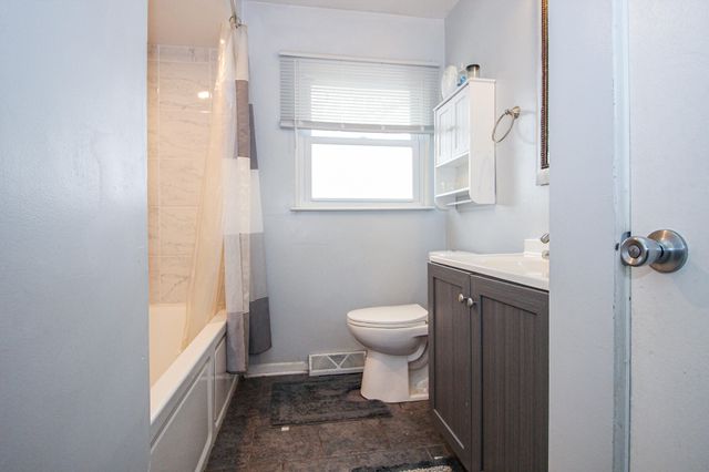5950 Hayes Place, Merrillville, IN 46410