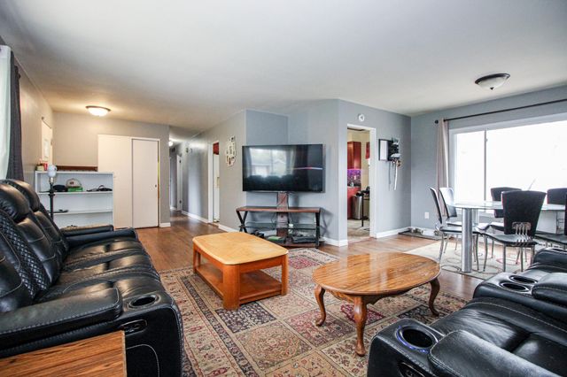 5950 Hayes Place, Merrillville, IN 46410