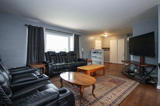 5950 Hayes Place, Merrillville, IN 46410