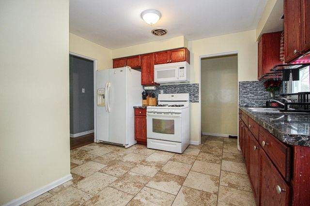5950 Hayes Place, Merrillville, IN 46410