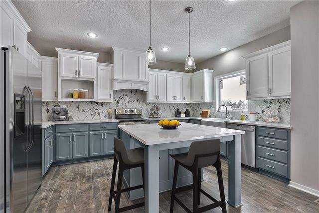 2337 Wabash Street, Olathe, KS 66061