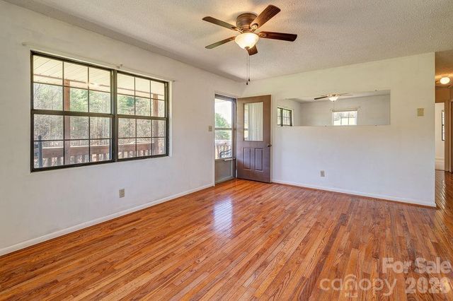 216 Pickens Road, Weaverville, NC 28787