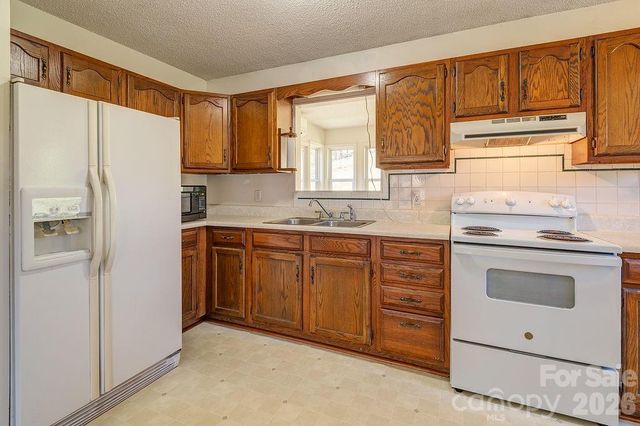 216 Pickens Road, Weaverville, NC 28787