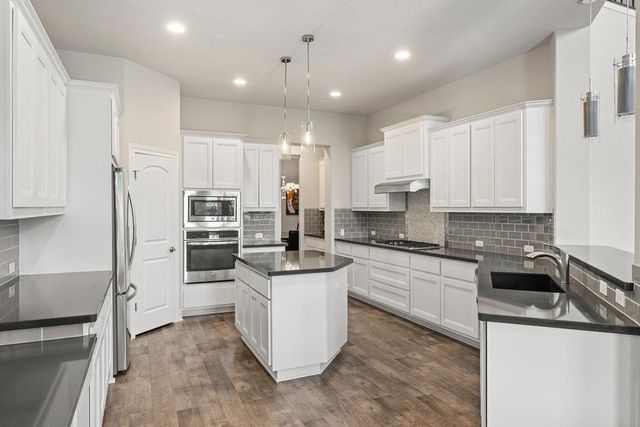 5313 Lipan Apache BND, Austin, TX 78738