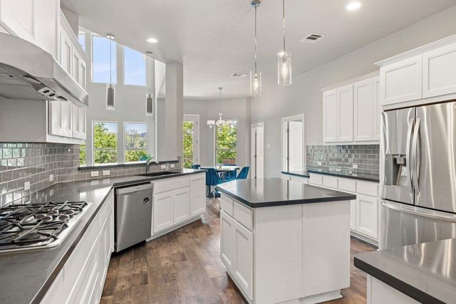 5313 Lipan Apache BND, Austin, TX 78738