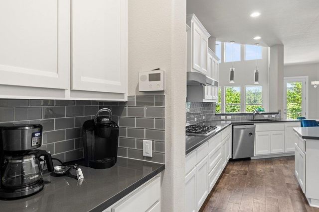 5313 Lipan Apache BND, Austin, TX 78738