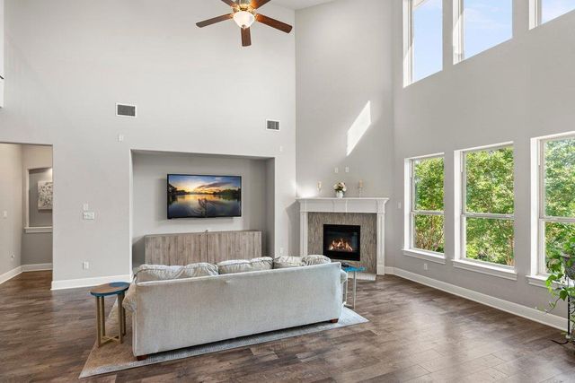 5313 Lipan Apache BND, Austin, TX 78738