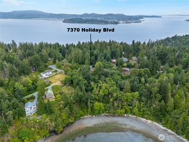 7370 Holiday Boulevard, Anacortes, WA 98221