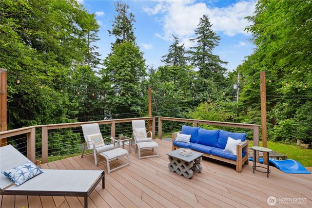 7370 Holiday Boulevard, Anacortes, WA 98221