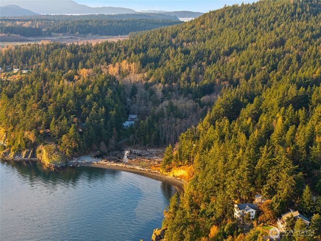 7370 Holiday Boulevard, Anacortes, WA 98221