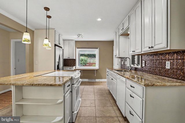 70 DEER LN, Holtwood, PA 17532
