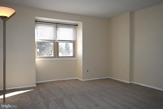 613 SAINT ANTHONY LN, Upper Darby, PA 19082