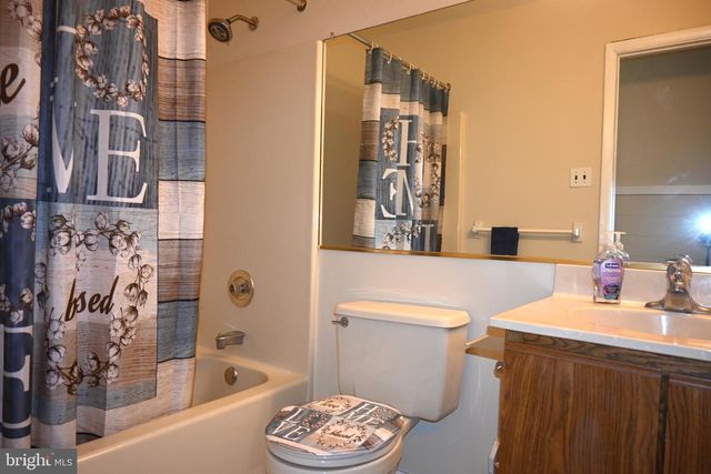 613 SAINT ANTHONY LN, Upper Darby, PA 19082