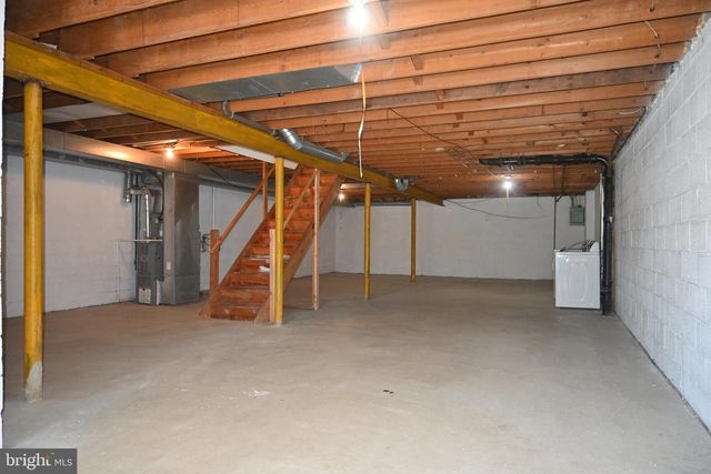 613 SAINT ANTHONY LN, Upper Darby, PA 19082