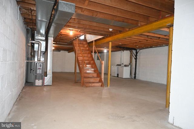 613 SAINT ANTHONY LN, Upper Darby, PA 19082