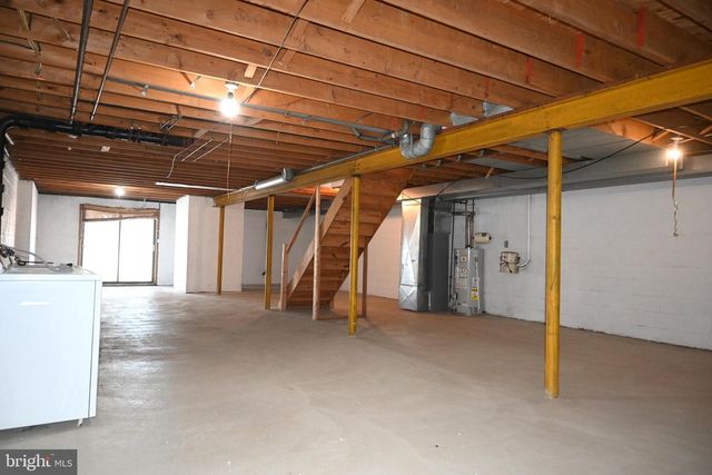 613 SAINT ANTHONY LN, Upper Darby, PA 19082