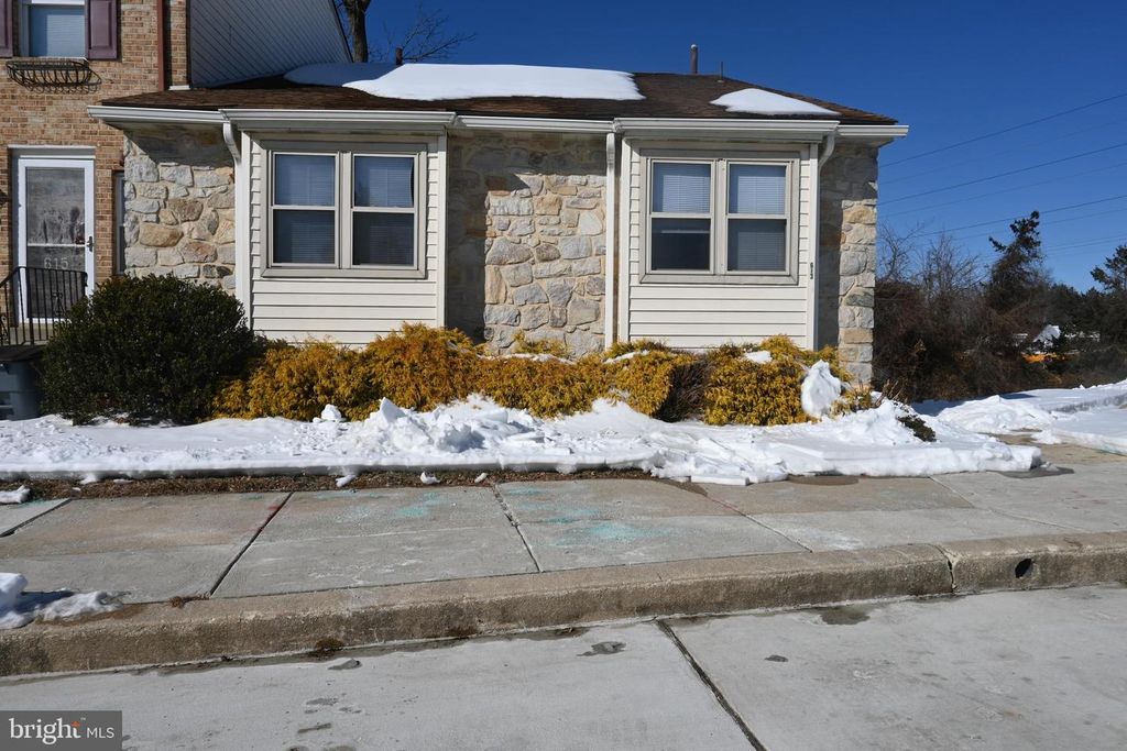 613 SAINT ANTHONY LN, Upper Darby, PA 19082