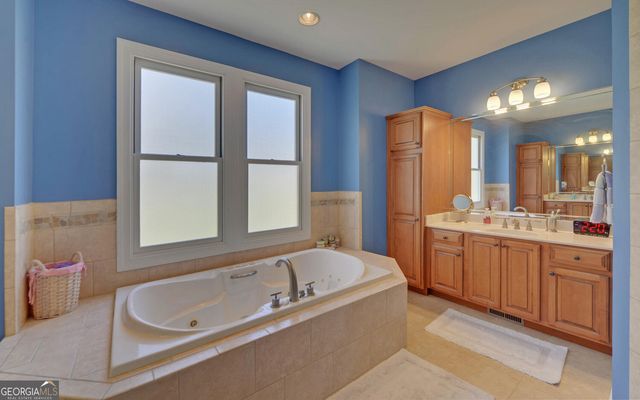 242 Reed Creek Heights Drive, Hartwell, GA 30643