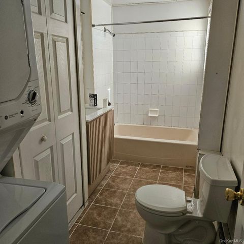 29 Delano Street, Poughkeepsie, NY 12601