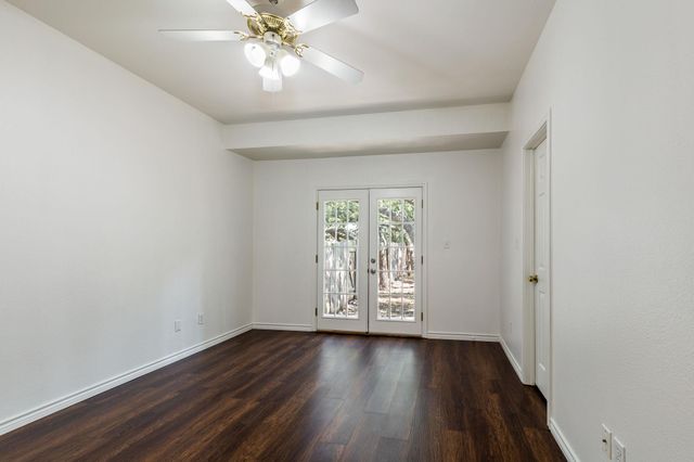 8708 Weiser DR B, Austin, TX 78729