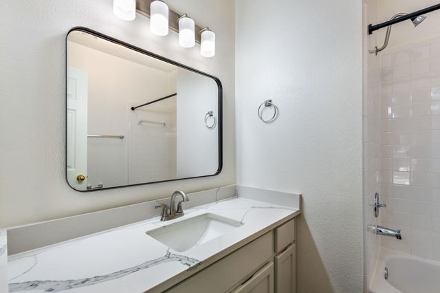 8708 Weiser DR B, Austin, TX 78729