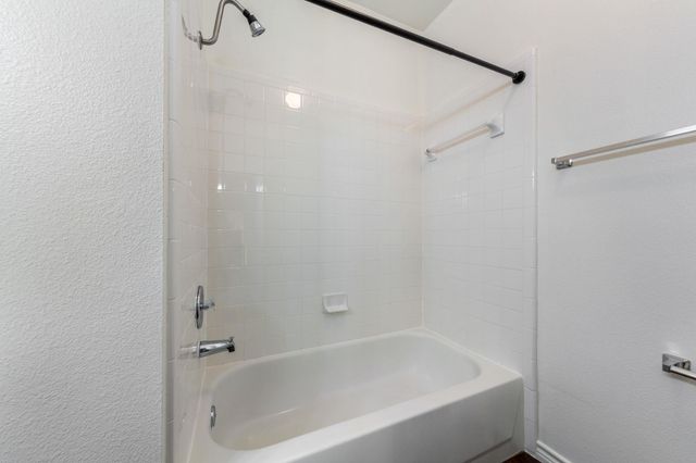 8708 Weiser DR B, Austin, TX 78729