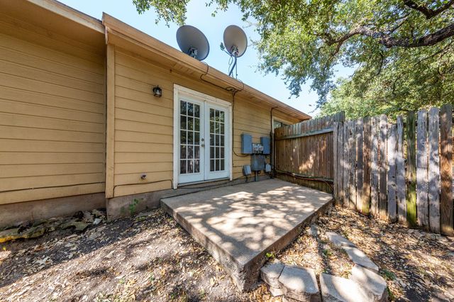 8708 Weiser DR B, Austin, TX 78729
