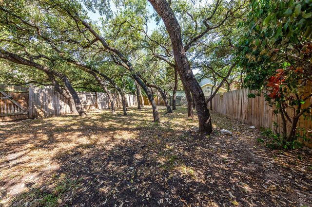 8708 Weiser DR B, Austin, TX 78729