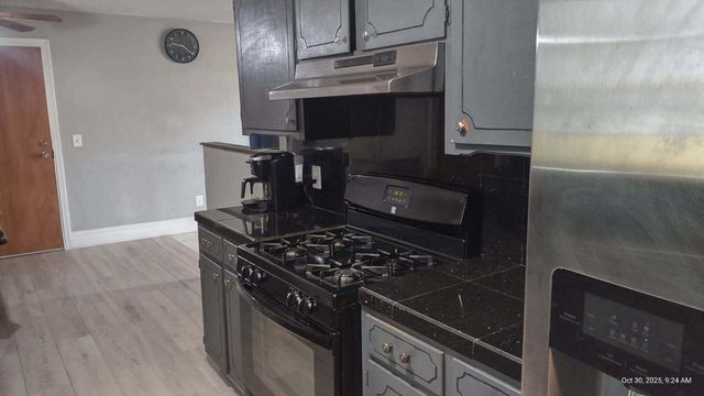 1363 S State Street, Porterville, CA 93257