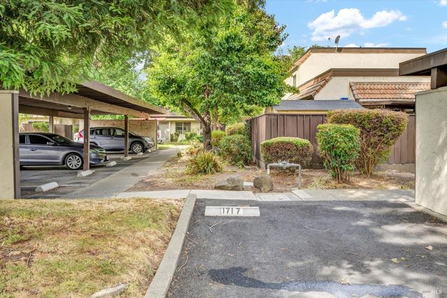 1717 Las Raposas Ct, Santa Rosa, CA 95409