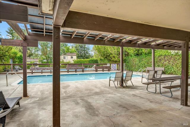1717 Las Raposas Ct, Santa Rosa, CA 95409