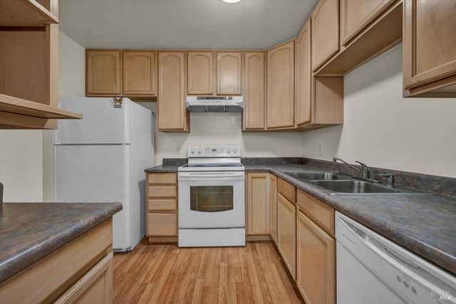 1717 Las Raposas Ct, Santa Rosa, CA 95409