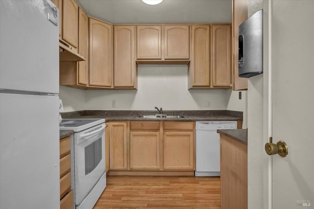 1717 Las Raposas Ct, Santa Rosa, CA 95409