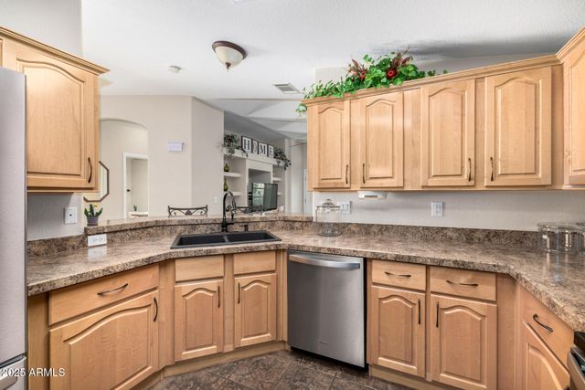 3301 S GOLDFIELD Road 4018, Apache Junction, AZ 85119