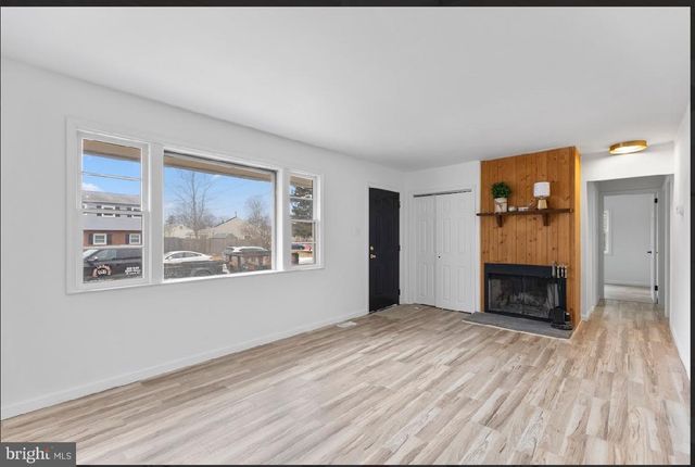 4 WALNUT CIR N, West Berlin, NJ 08091