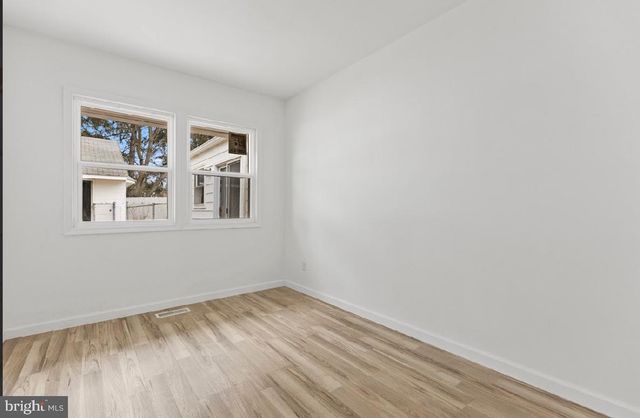 4 WALNUT CIR N, West Berlin, NJ 08091