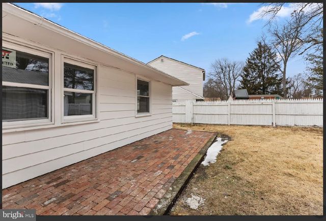 4 WALNUT CIR N, West Berlin, NJ 08091