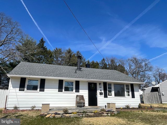 4 WALNUT CIR N, West Berlin, NJ 08091